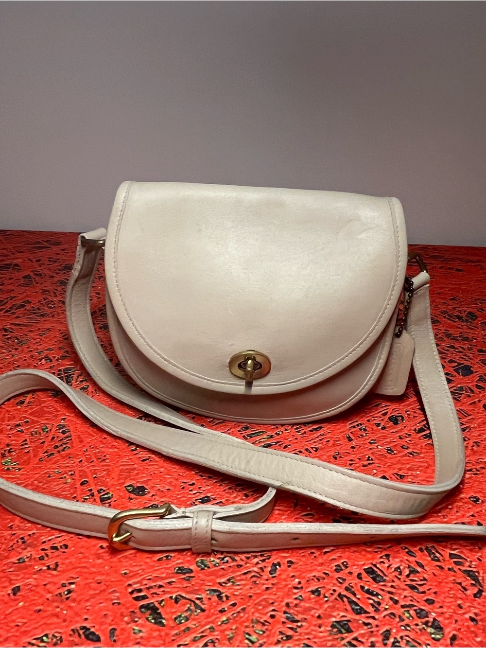 Vintage Coach 9981 Crossbody bag